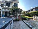 lomazzo-porzione-di-bifamiliare-con-giardino-e-bo