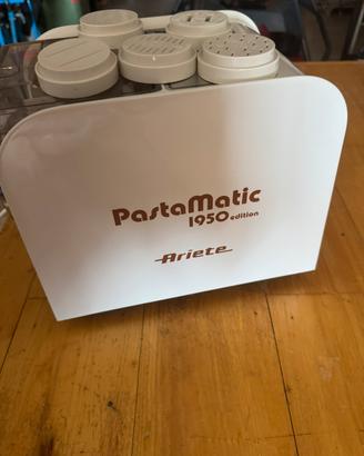 Pastamatic ariete 1950 edition. Impastatrice