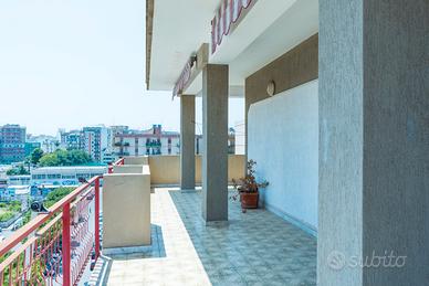 Attico panoramico con ampio terrazzo