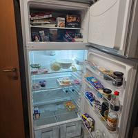 cucina completa con elettrodomestici 