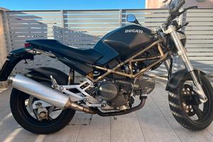 Ducati Monster 600 city dark
