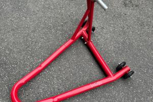 Cavalletto per moto  universale