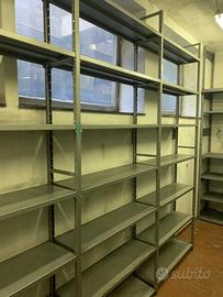 Scaffali ad incastro robusti - ripiani stretti