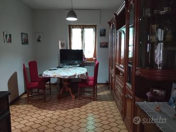 Casa indipendente su tre lati