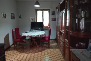 Casa indipendente su tre lati