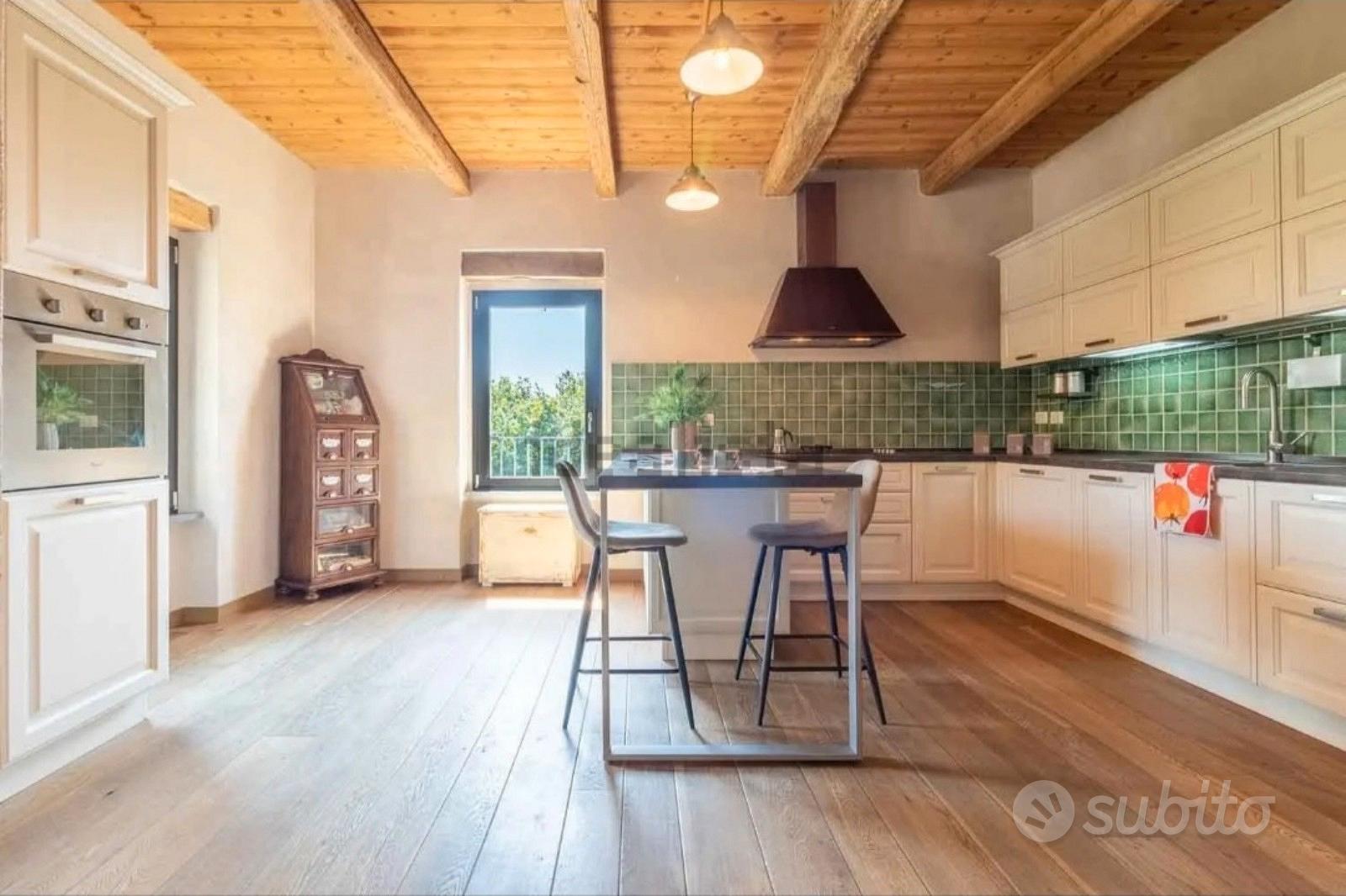 Villa stile rustico con terreno - Vista 3