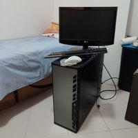 Workstation + monitor + tastiera e mouse, i7, 32gb