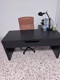 Scrivania Ufficio Nera – Ampia e Robusta