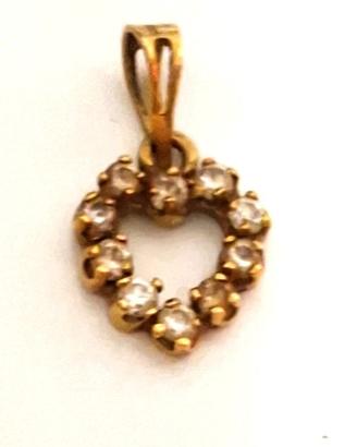 Ciondolo cuoricino con brillantini in oro 750