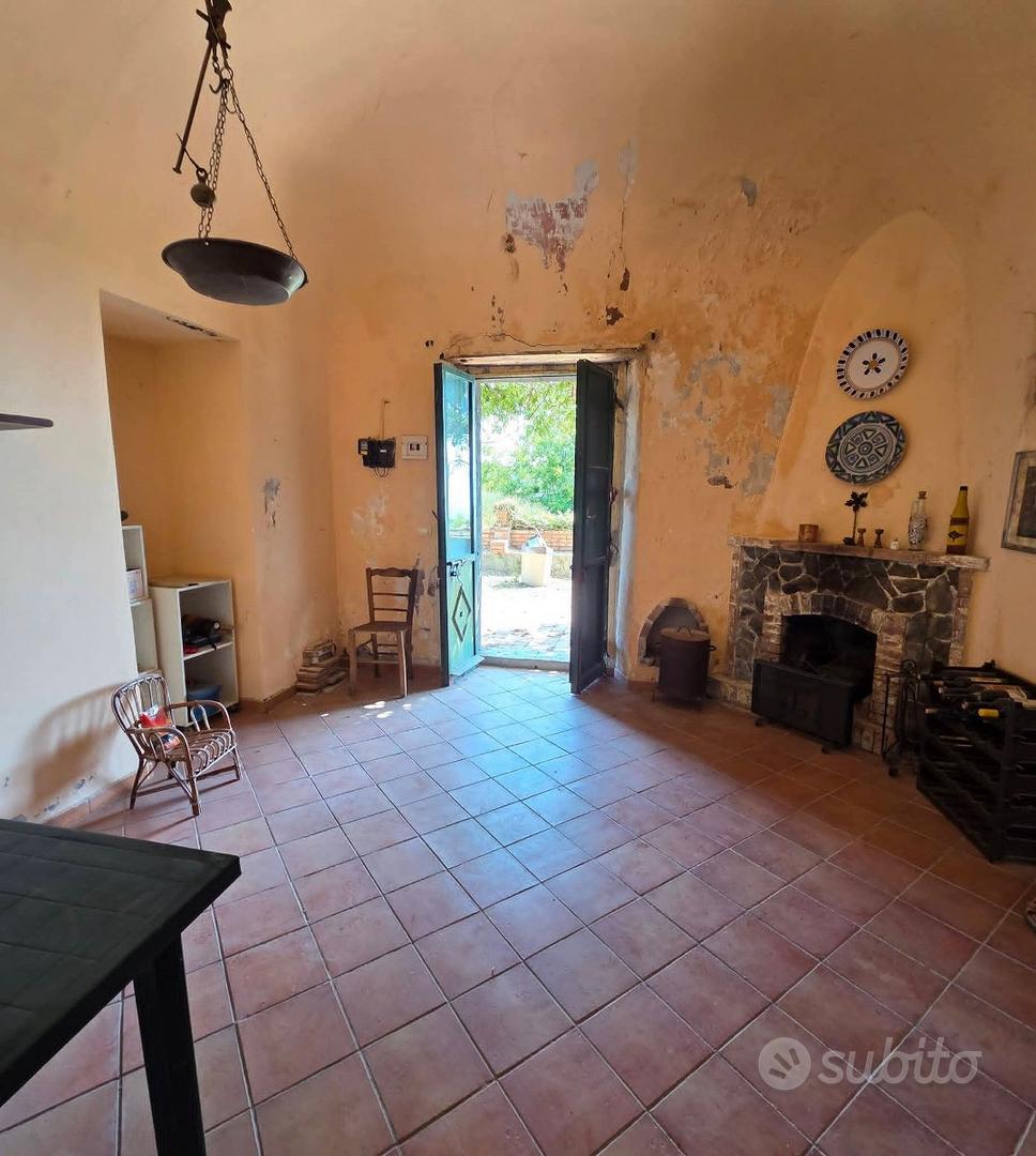 Rustico e palmento con terreno a Piedimonte Etneo - Altro