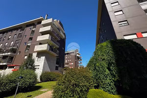 2 LOCALI A PESCHIERA BORROMEO