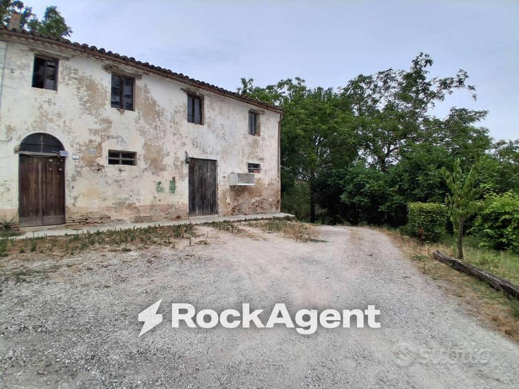 Rustico / Casale di 134 m² con più di 5 locali a M - Vista 5