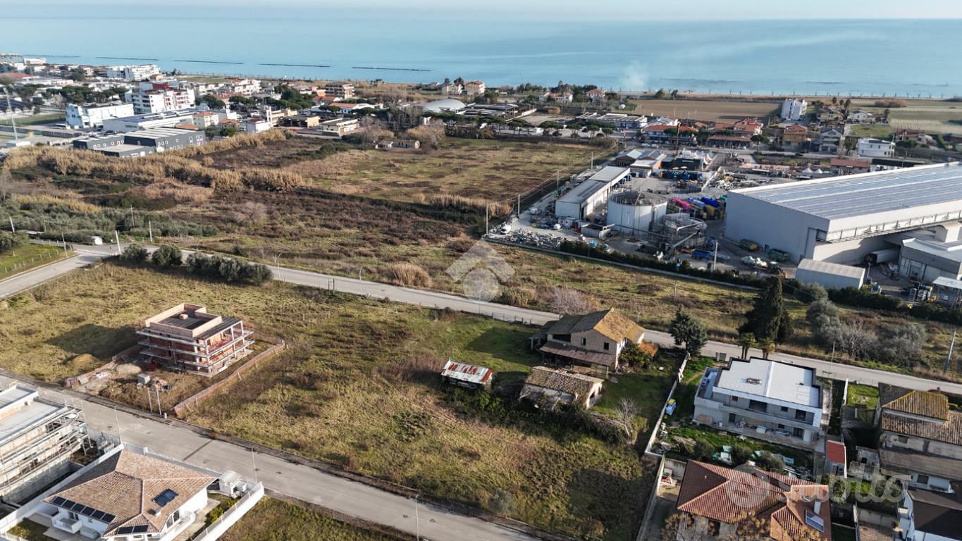 TER. RESIDENZIALE A ROSETO DEGLI ABRUZZI - Vista 3