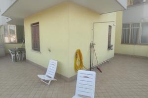 Appartamento con ampio terrazzo angolare