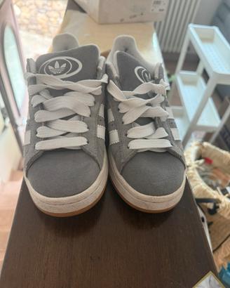 Adidas campus