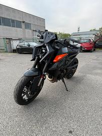 Ktm duke 990 2025
