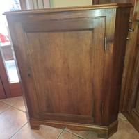 angoliera in legno di noce