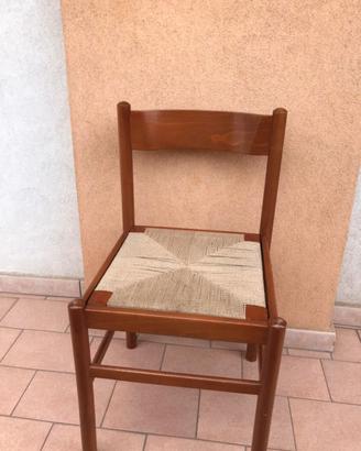 Sedia in legno con seduta in paglia- stile rustico