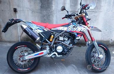 FANTIC 125 MOTARD PERFORMANCE 125 4 T. (10-2018)
