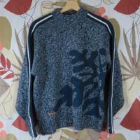 Maglione da donna in maglia blu scuro, con strisce