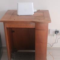 MACCHINA DA CUCIRE SINGER ANTICA CON MOBILETTO.