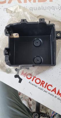 Vano batteria nuovo Yamaha xj 550