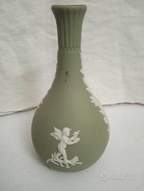 Vaso Wedgwood Jasperware 1968  "Amore con coppa"