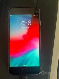 Iphone 6 con carica batteria e cuffie incluse