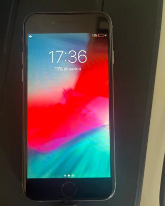 Iphone 6 con carica batteria e cuffie incluse