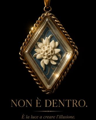 Antico pendente reverse carved lucite 40s
