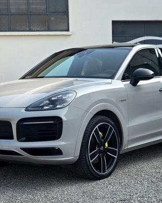 Porsche Cayenne Coupé 3.0 V6 E-Hybrid Platinum Edi
