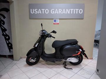 Vespa 310 GTS hpe Super Sport, 2025, nero convinto