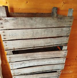 Cassette in legno antiche per uva o arredo