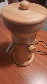 Mulino per farina macina in pietra