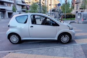 Toyota Aygo 1.0   anno 2010 3.200 €  