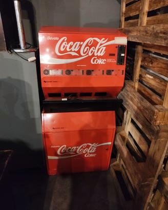Distributore coca Cola 