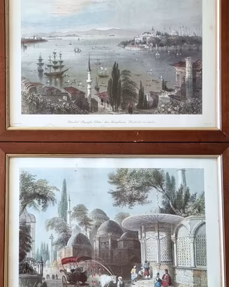 Un set di due incisioni a colori - litografie