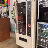 Distrubutore automatico refriggerante