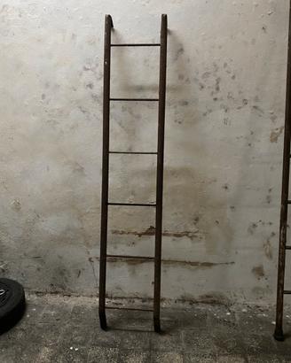 Scala in ferro per garage box soppalco