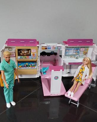 ambulanza Barbie 