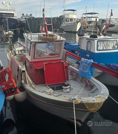 Barca da pesca in legno