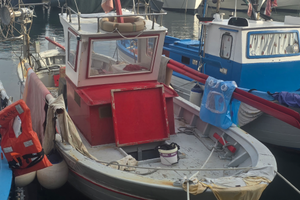 Barca da pesca in legno