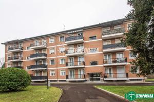 TRE LOCALI AL PIANO PRIMO