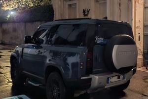 LAND ROVER DEFENDER 90 3.0id i6 200cv gancio train