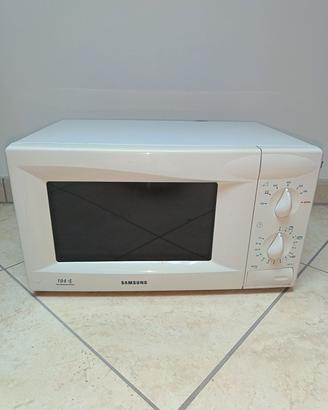Forno microonde 
