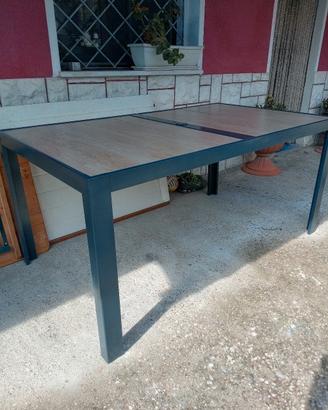 Tavolo in alluminio  grigio antracite 