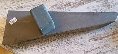 Pietra levigatrice triangolare con boot