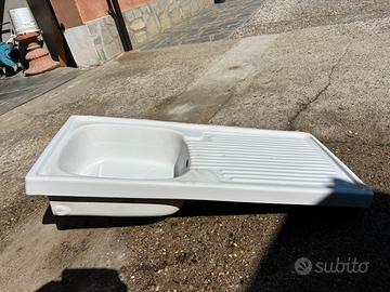Lavello  in ceramica per cucina e lavanderia