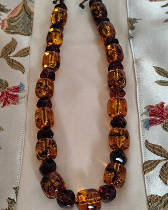 Collana in ambra – peso totale 105 g