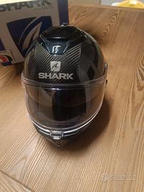 casco Shark in carbonio